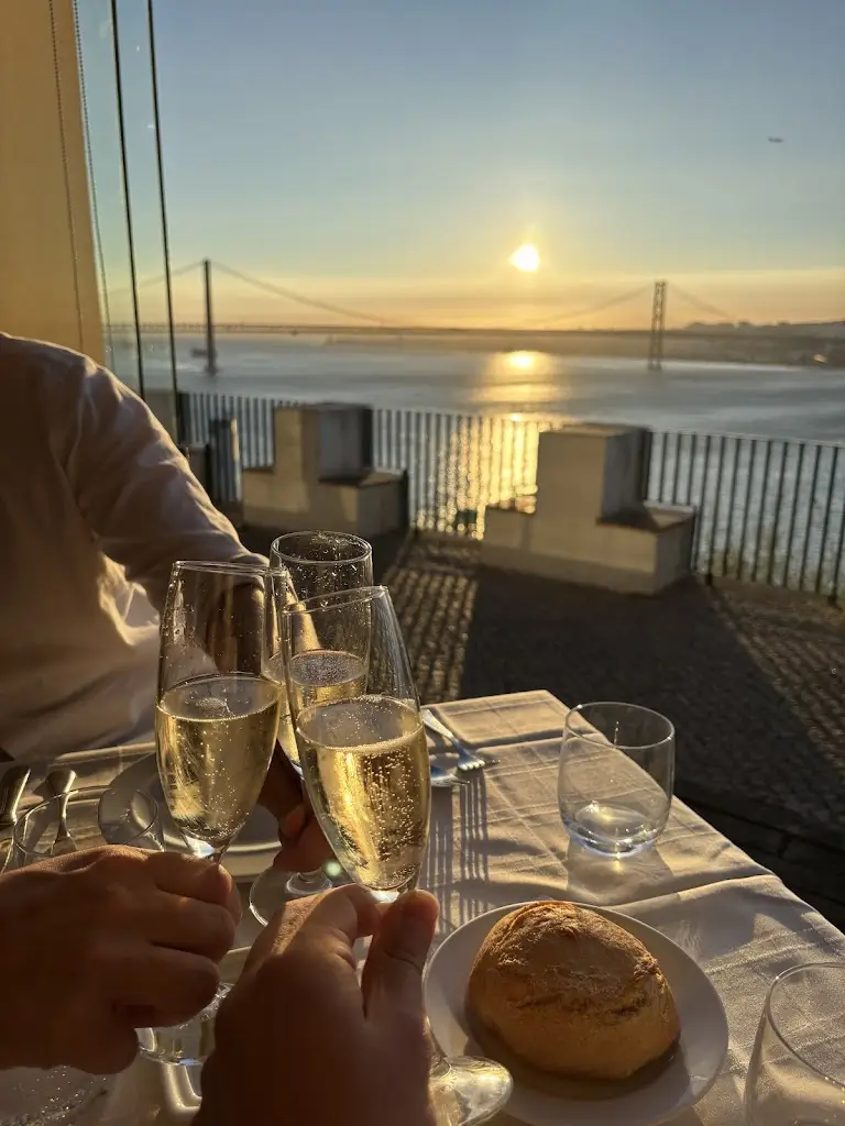 Lukáš Tichý_Amarra Ó Tejo_Almada_recensione