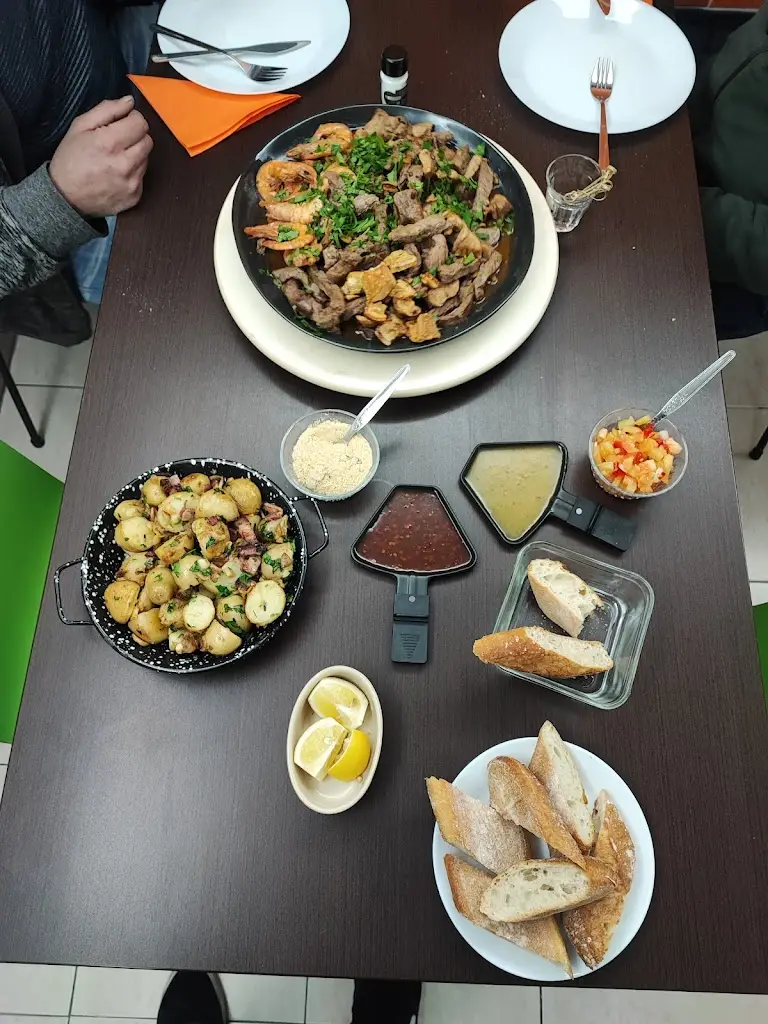 Sanja Minas_Oliveira do Bairro_slider_image_3