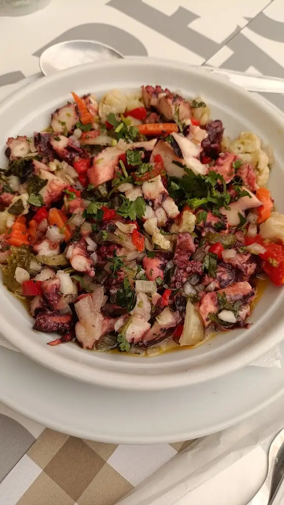 Alison M C_A Toca_Cacilhas_review