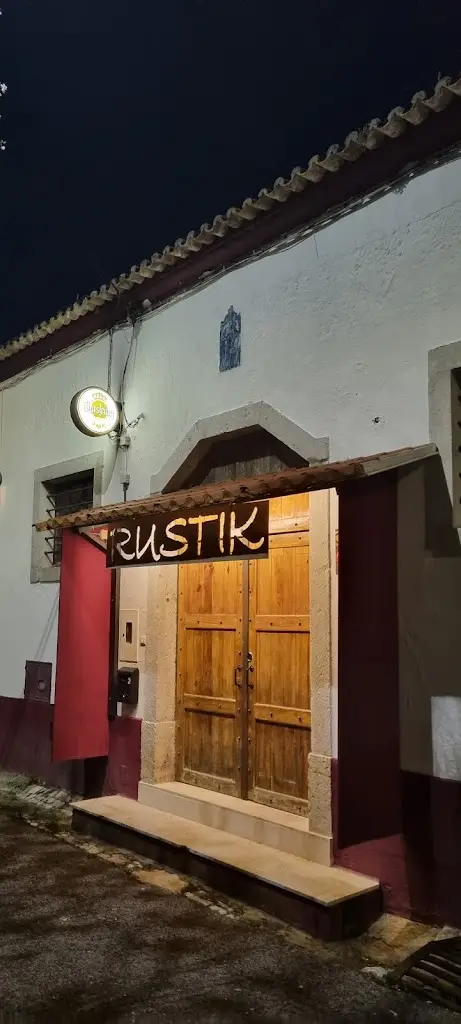 José Velez_Rustik Pub_Azeitão_recensione