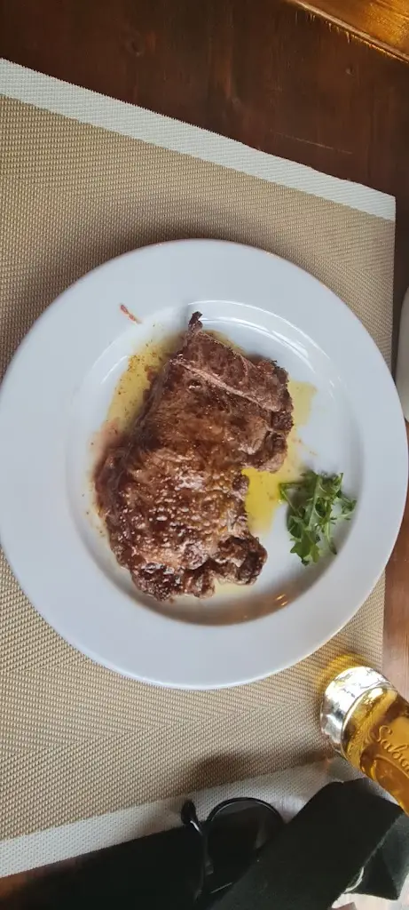 Lisa Heeney_Arco Pub_Tomar_reseña