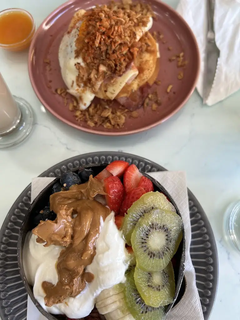 A Duquette_Sauvage Gourmet_Pragal_review