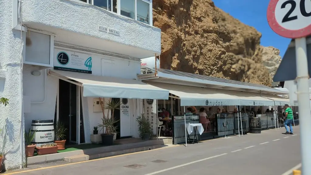 Ana Rita Oliveira_Borda d'Água_Costa de Caparica_recensione