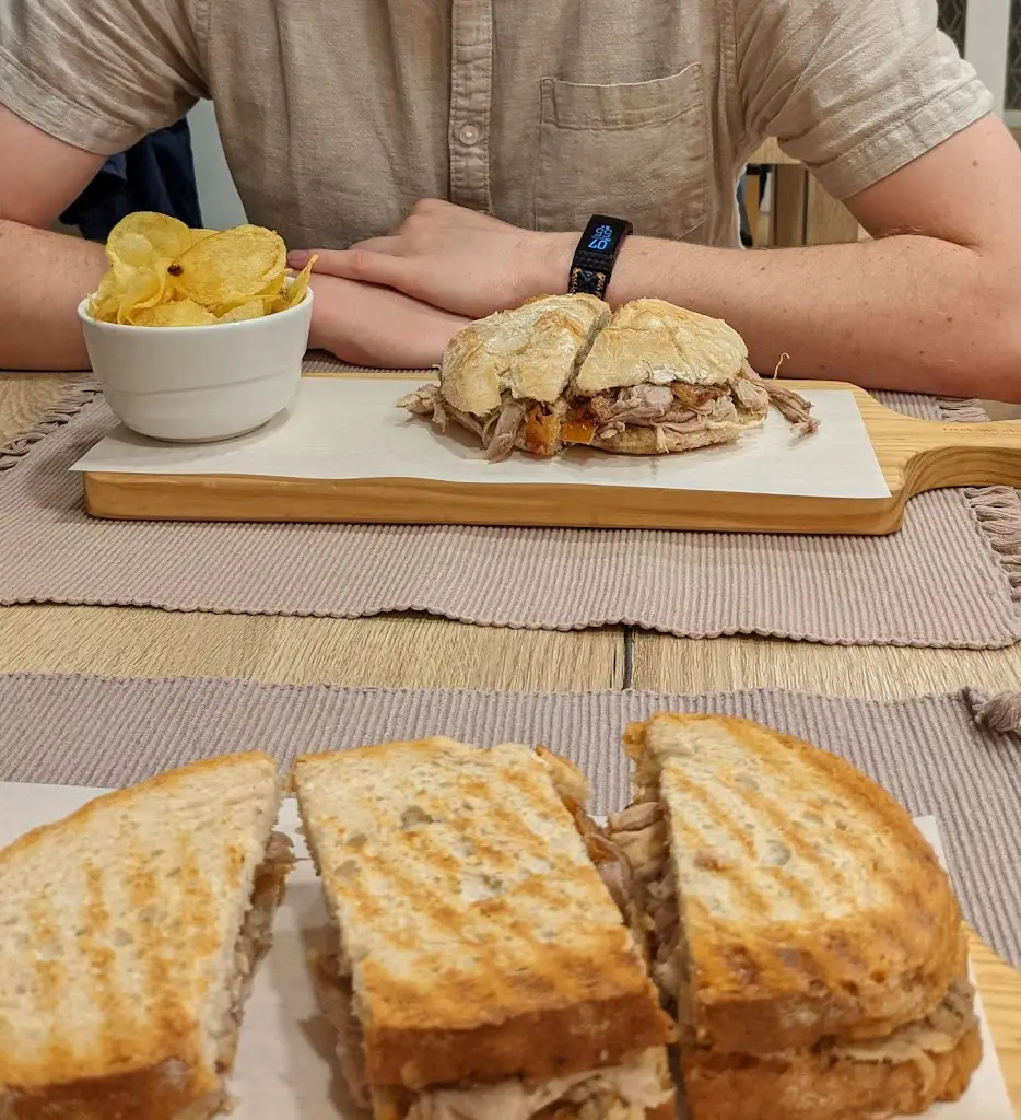 L. J. Stacey_Leitão de Levira_Silvalde_review