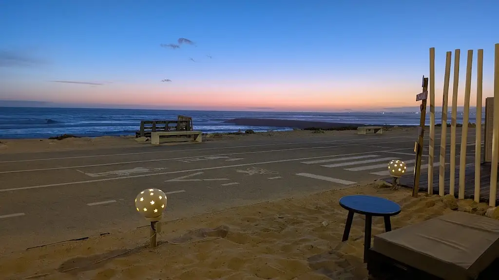 Rolanda Woo_Zama Beach Club_Costa de Caparica_review