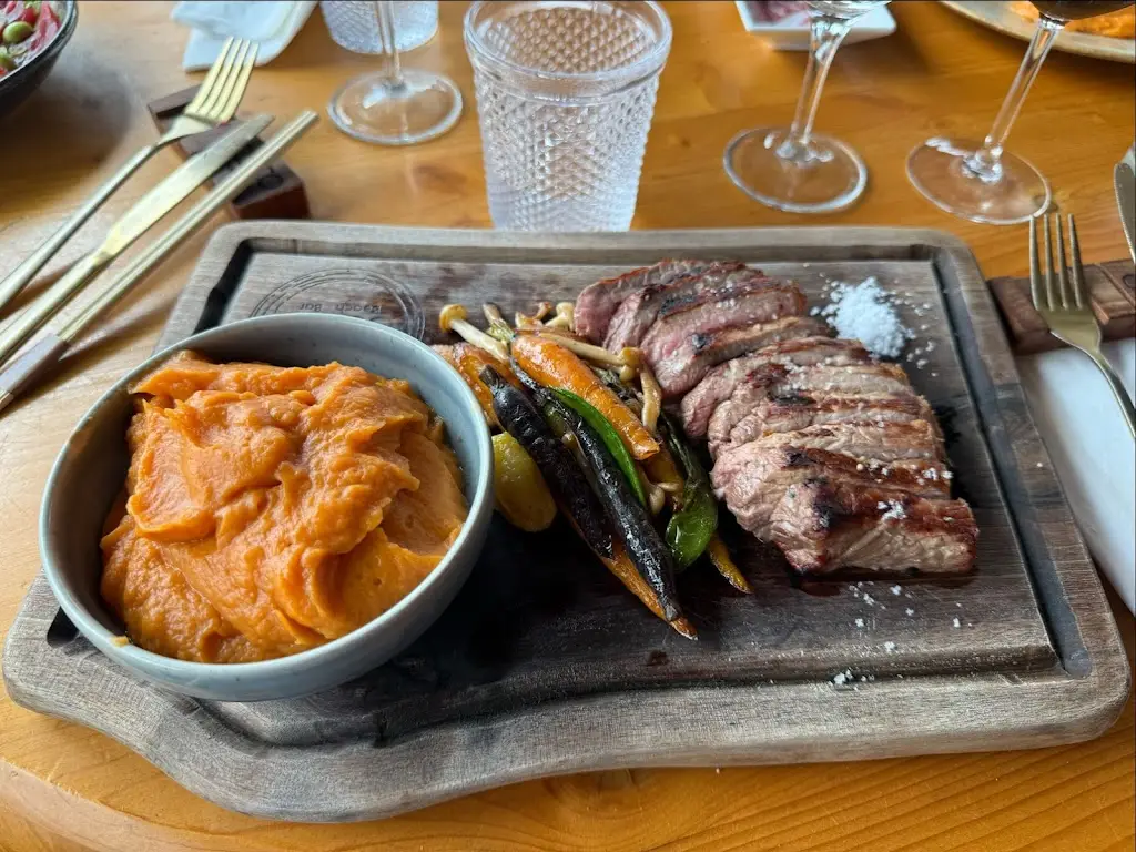 Julio Cipriano_Coco Beach_Caparica_review