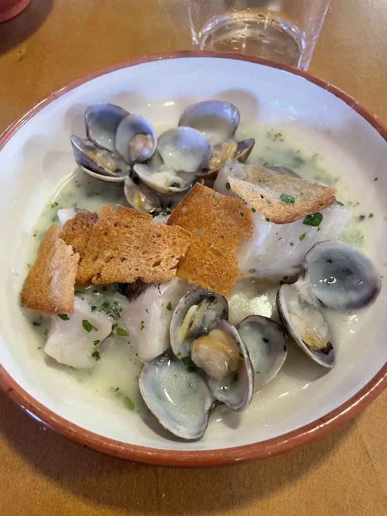 M D_Lamelas_Porto Covo_review