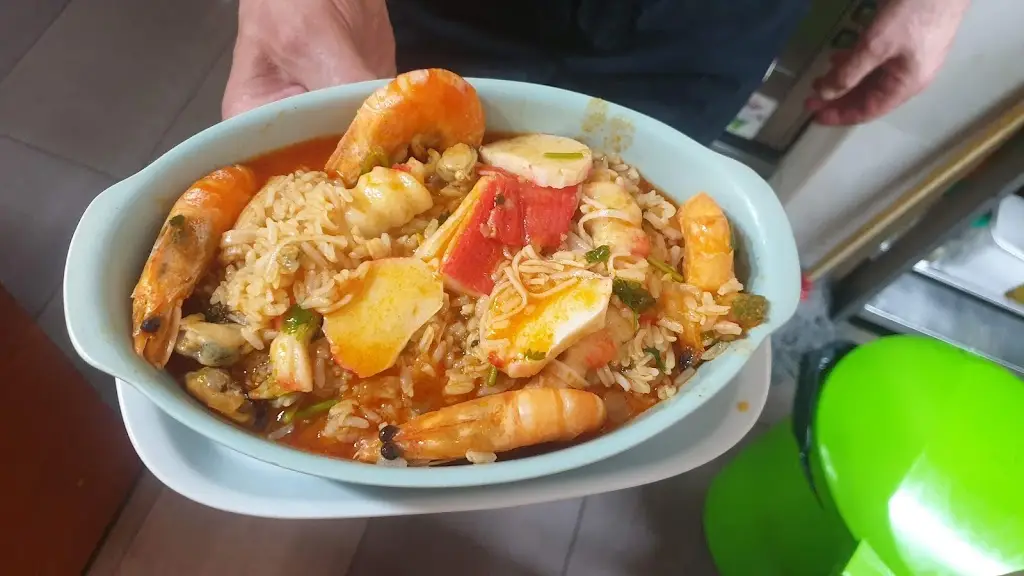 Restaurante Tasquinha está a saltar ristorante a Corroios