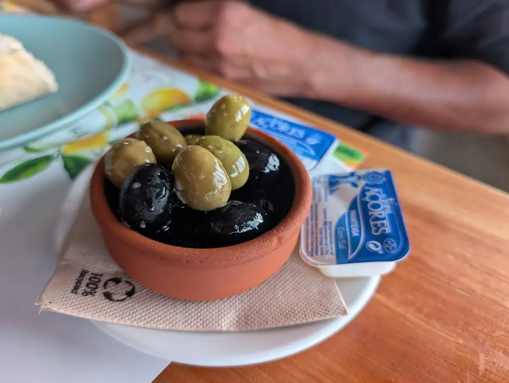 Pilzdompteuse_Baía do Calhau_Piedade_review