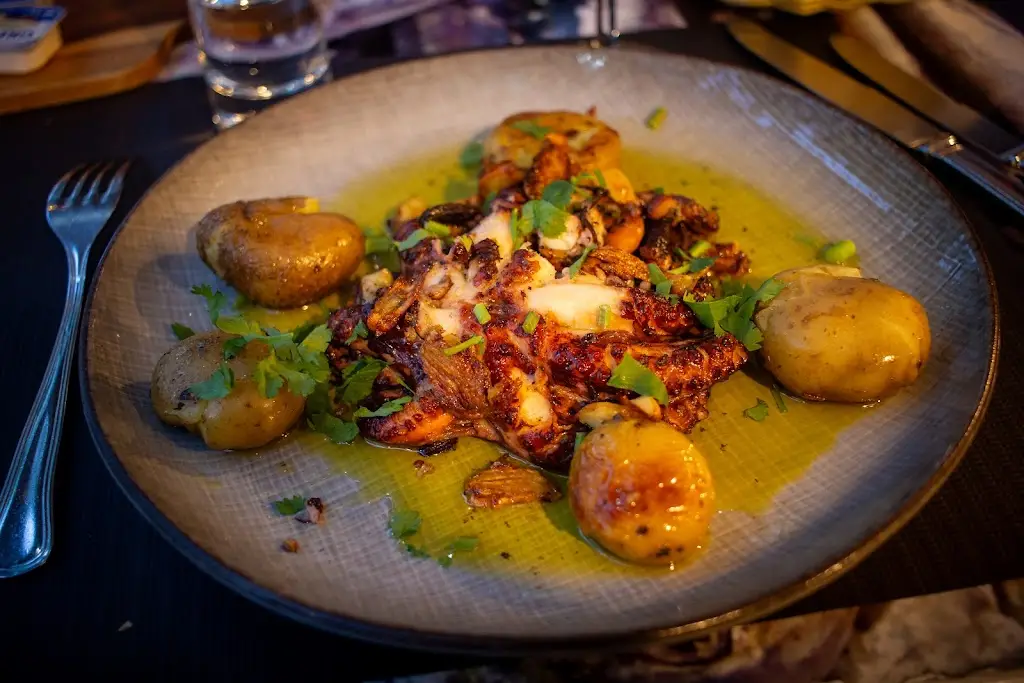 Ilya “Eli” Zaverukha_Tasca da Avenida_Setúbal_recensione