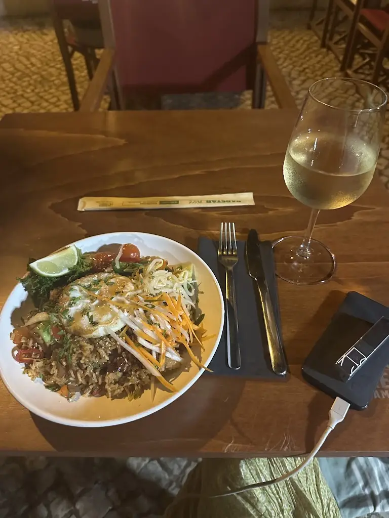 LC Bagley_Dois Oito 25_Trafaria_recensione