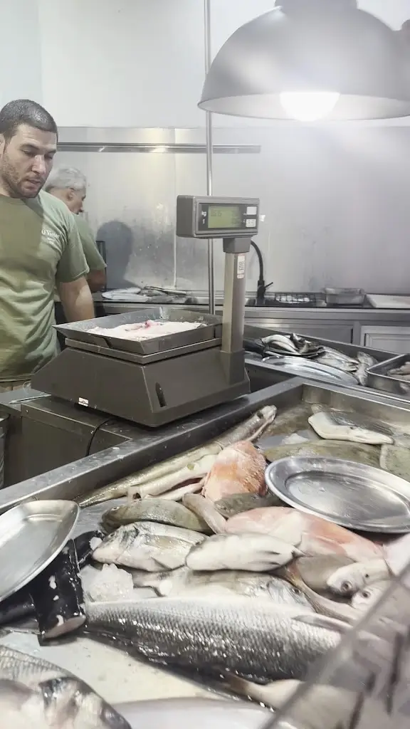 AK Advisor_O Victor_Montijo_recensione