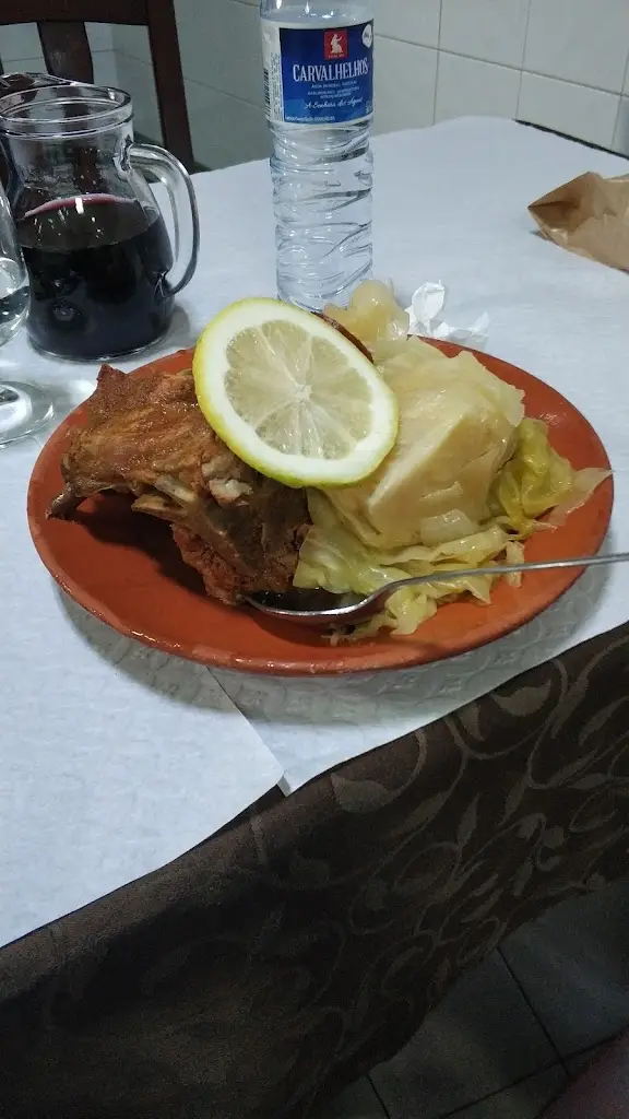 Carlos Bernardino_Casa Dos Ossos_Sarilhos Pequenos_review