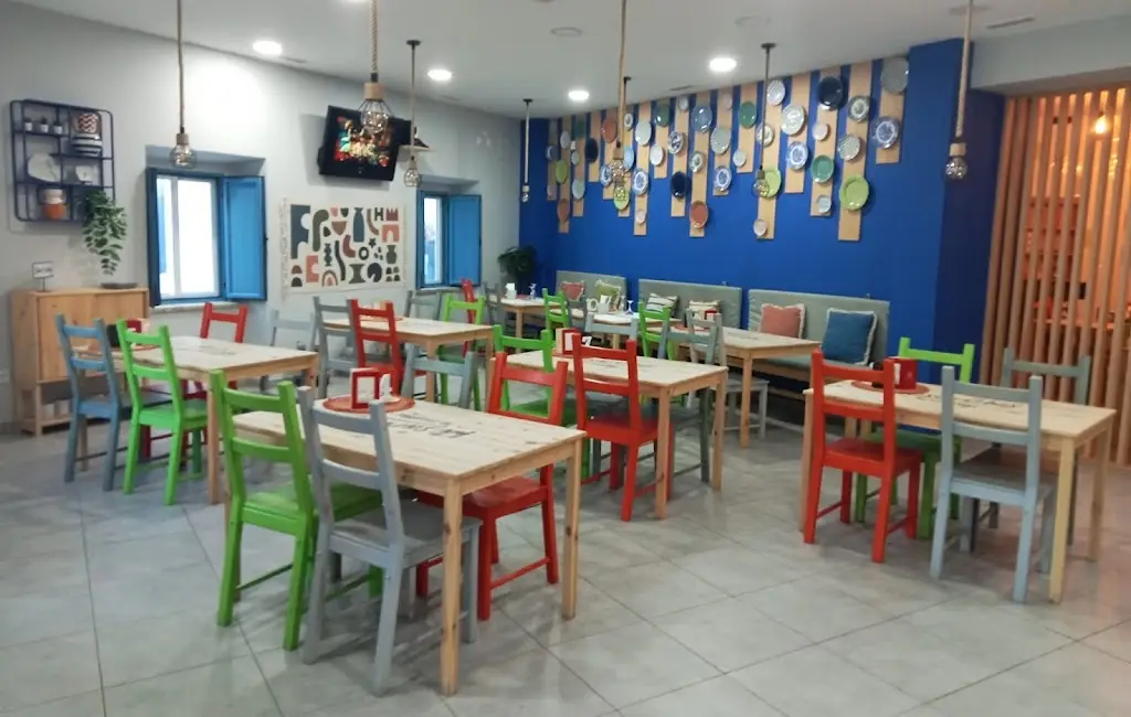 Há sarilhos na juventude ristorante a Sarilhos Pequenos
