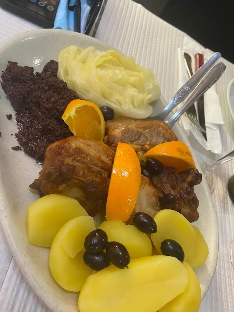 Mario Serra_Retiro da Cerca_Oliveira de Azemeis_reseña