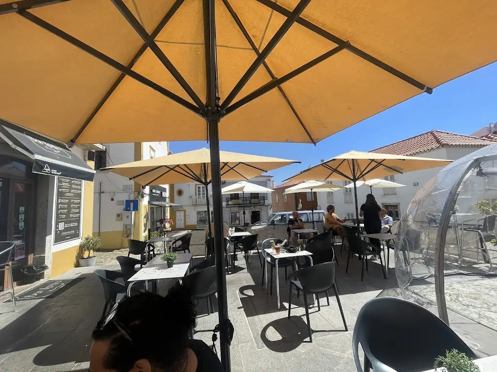 Danae Moodley_Bom Remédio Café_Sines_recensione