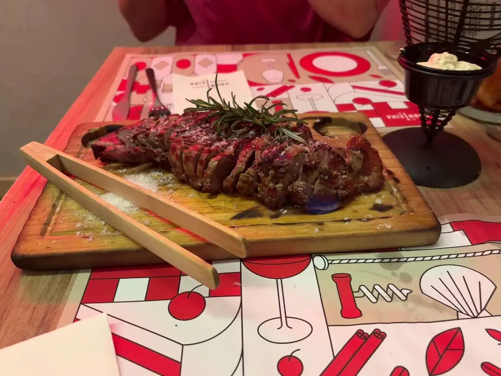 Tomáš Čidlový_Fronteira Gastrobar-Tapas Wines Gins_Valença_recensione