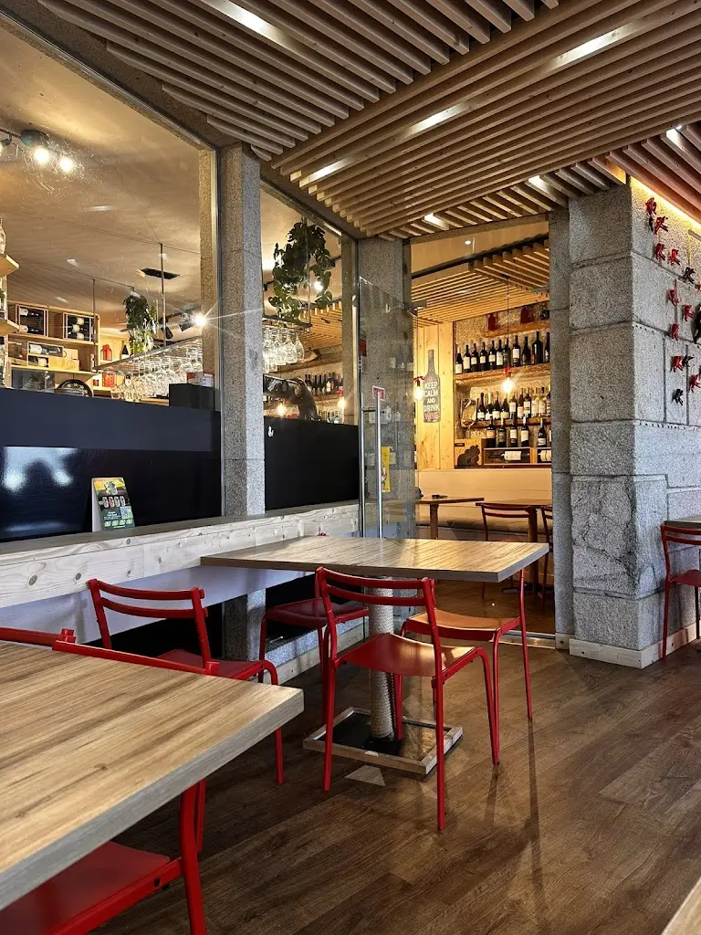 Olivia C_Fronteira Gastrobar-Tapas Wines Gins_Valença_recensione