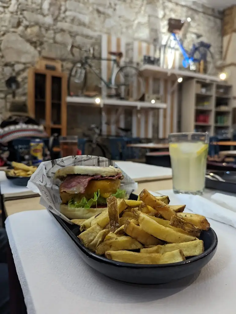 TBD “Foxix”_À Moda Antiga - Retro Market & Bistro_Viana do Castelo_recensione