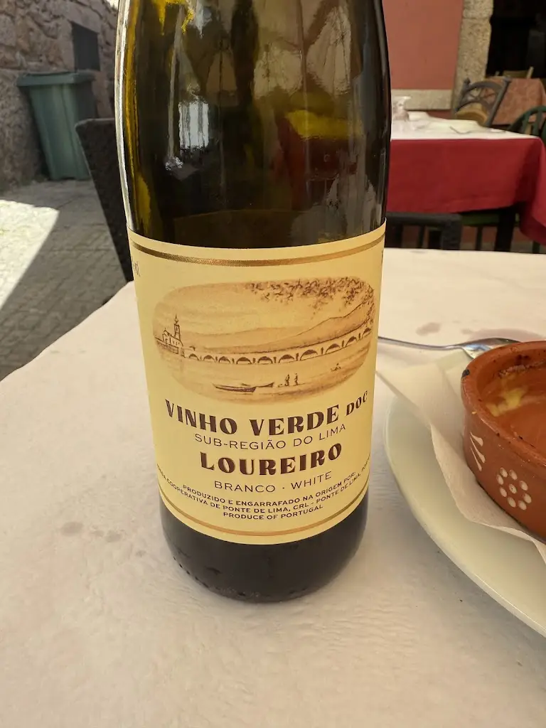 Francisco Fonseca_A Muralha_Ponte de Lima_review