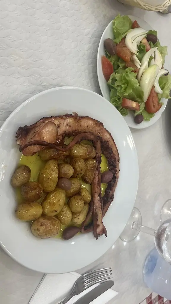 STEPHANIE CHABANAS_Petisqueira Janela_Oliveira de Azemeis_recensione