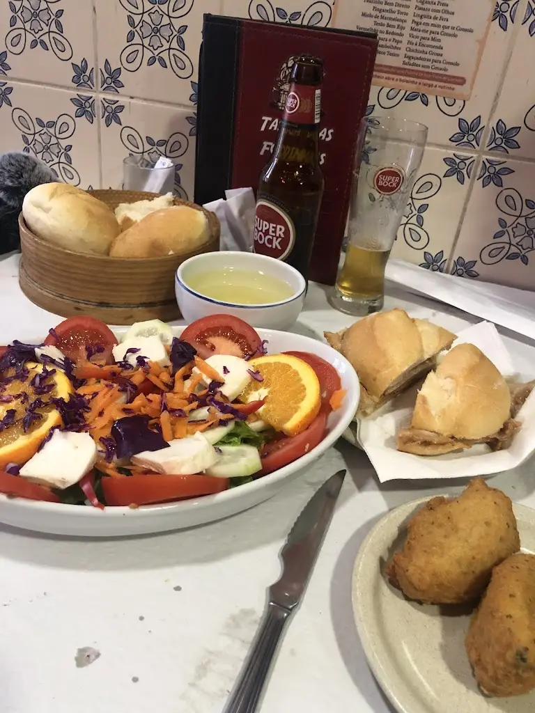 Claudio Eduardo Lima_Tasca das Fodinhas_Ponte de Lima_reseña