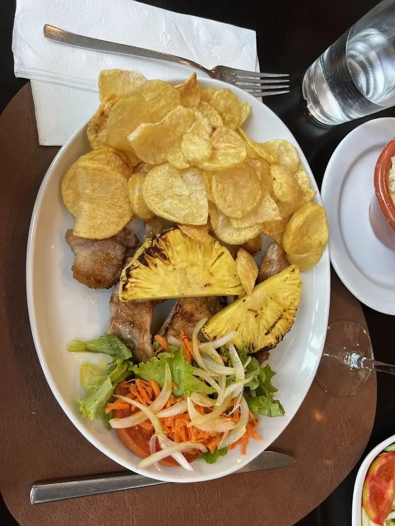 matilde sousa gomes_O Maleiro_Peso da Régua_recensione