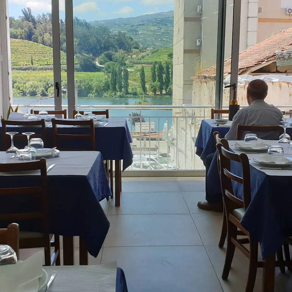 O Maleiro_Peso da Régua_slider_image_1