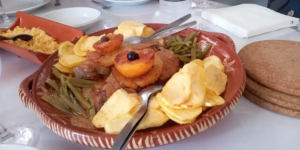 Victoria C_O Rosal_Monção_reseña