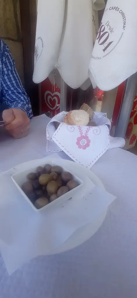 Maria Rodrigues_Restaurante Firminos - Café Central_Monção_reseña