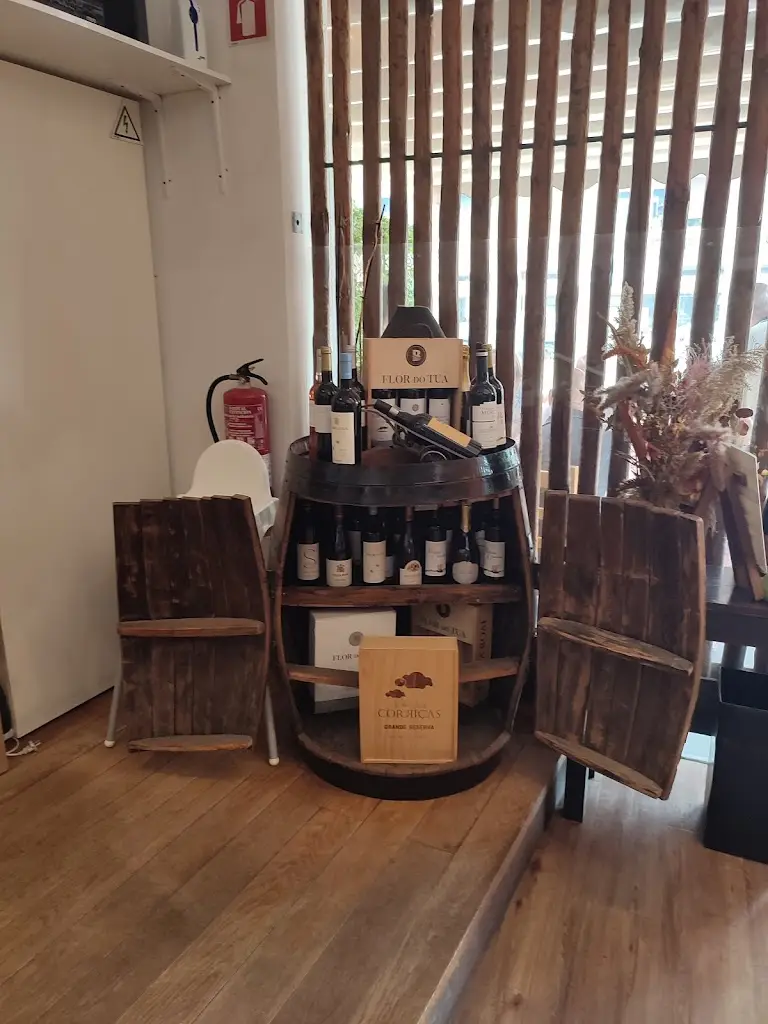 Patricia BELO_Leitões.come_Chaves_review