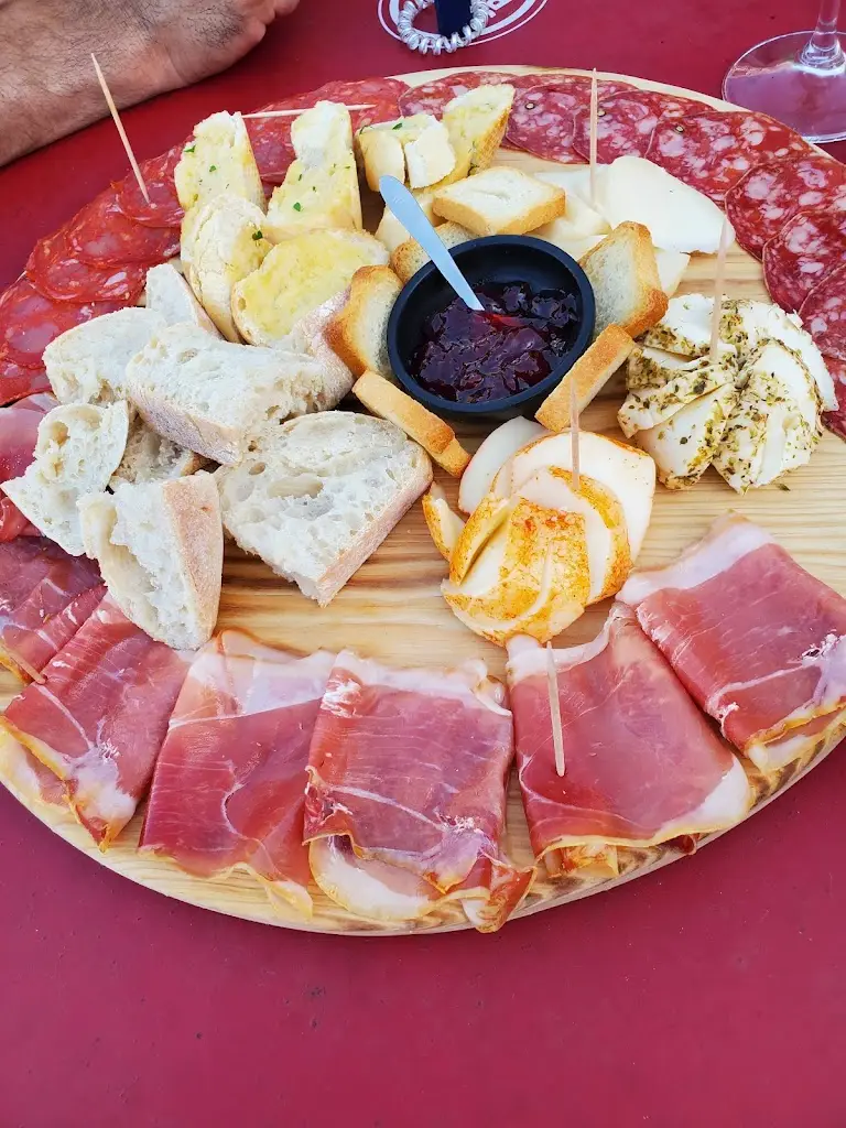 Tracey Loucks_Chill Out Caffe_Ponte da Barca_recensione