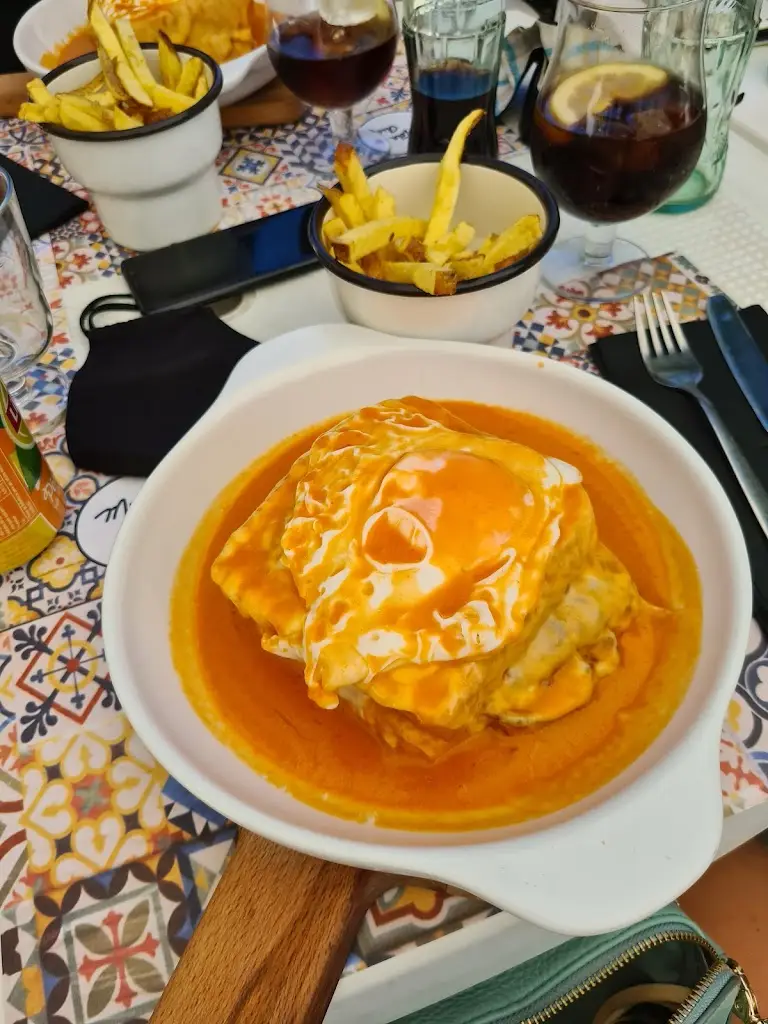 Monica V._Mãe Aida_Ribeira de Pena_review