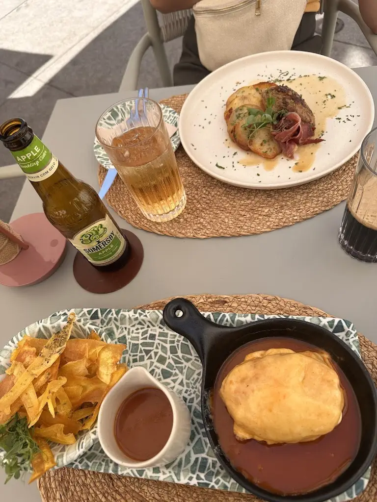 Corentin Pons_Ribeira 17_Aldeia Nova de São Bento_recensione