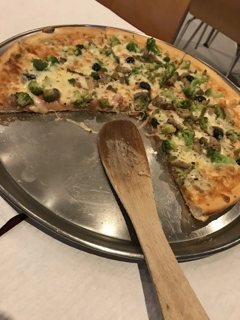 Jasmin Parasol_Gomes Pizzaria_Armamar_reseña