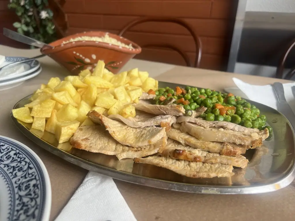 Lorena Glez. Vizcaino_Restaurante Adega da Vila_Armamar_review