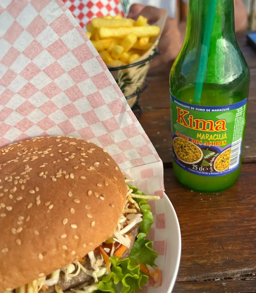 Michela Scaglia_Moofana_Fenais da Ajuda_reseña