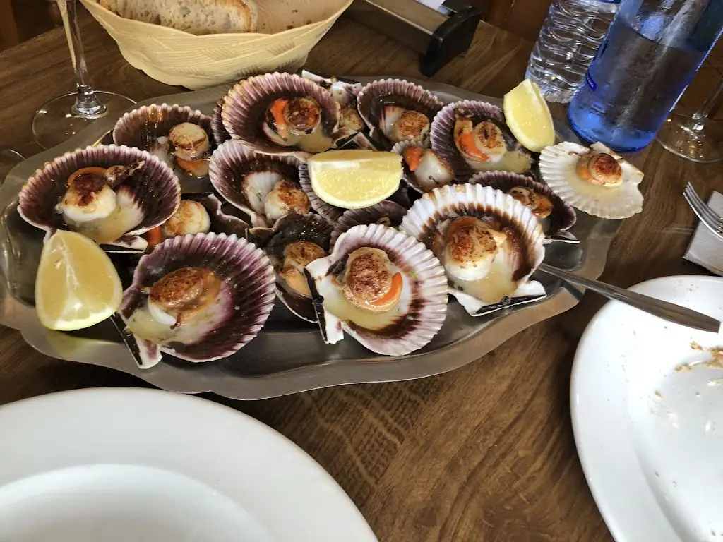 Emilia LP_BAR DO JARDIM_Campo de Besteiros_review