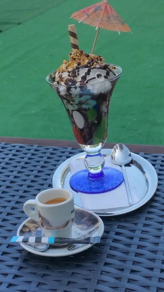 Menu_4 Esquinas Café |Gelataria |Lounge Bar_Canas de Senhorim_immagine_9