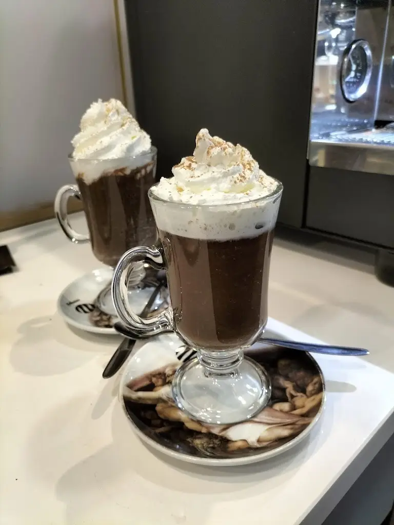 4 Esquinas Café |Gelataria |Lounge Bar_Canas de Senhorim_slider_image_3