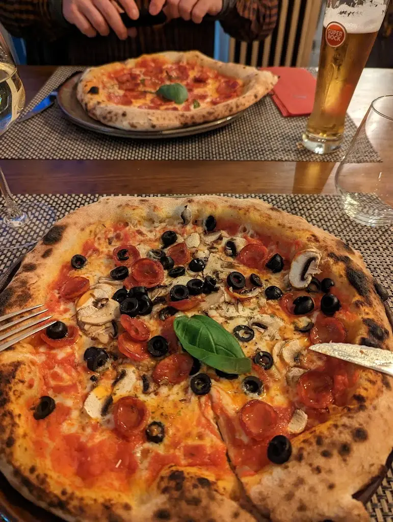 Angela George_Di Nico Pizzeria_Vila Pouca de Aguiar_review
