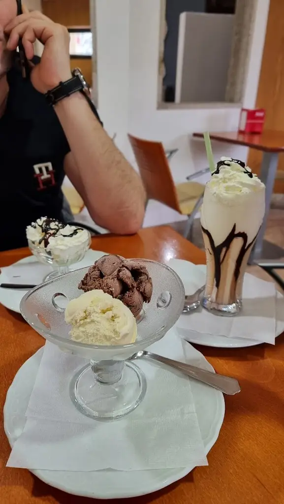 Menu_A Madrilena-Actividades Hoteleiras, Lda_Moimenta da Beira_image_4