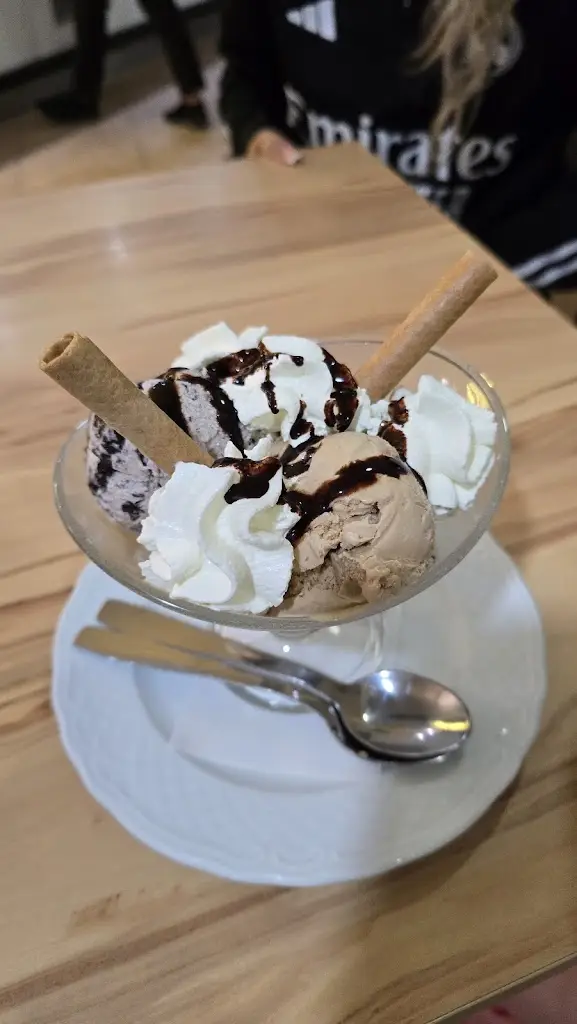 A Madrilena-Actividades Hoteleiras, Lda_Moimenta da Beira_slider_image_2