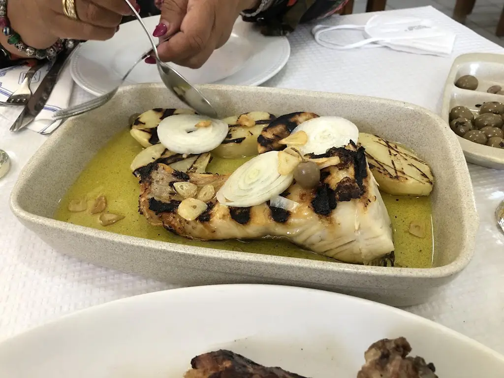 Paulo Dourado Almeida_LEITÕES SÃO FRANCISCO_Moimenta da Beira_recensione