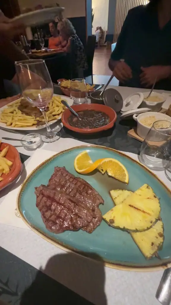 Restaurante Toronto_Valpaços_slider_image_2