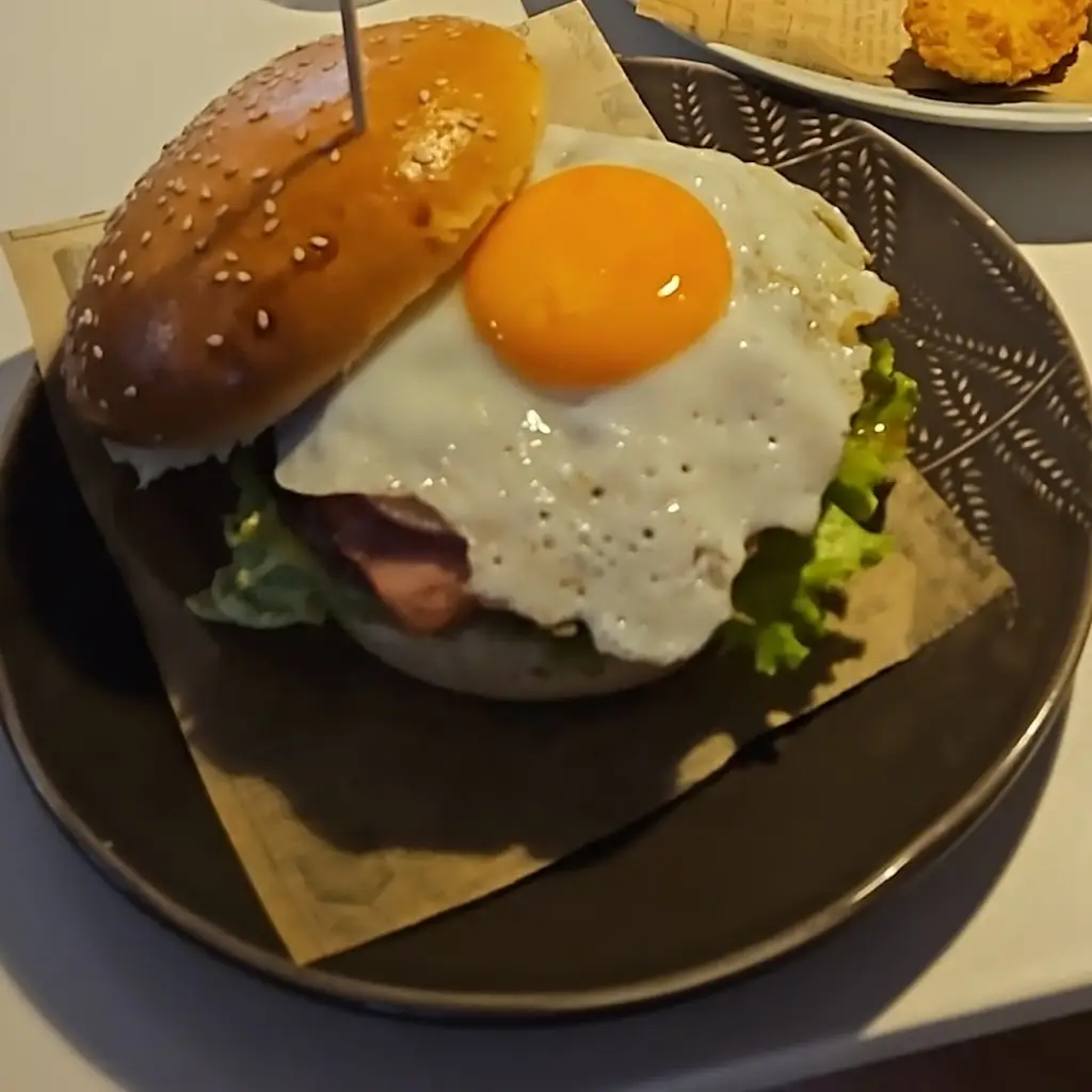 r c_Kbs._Castro Daire_review