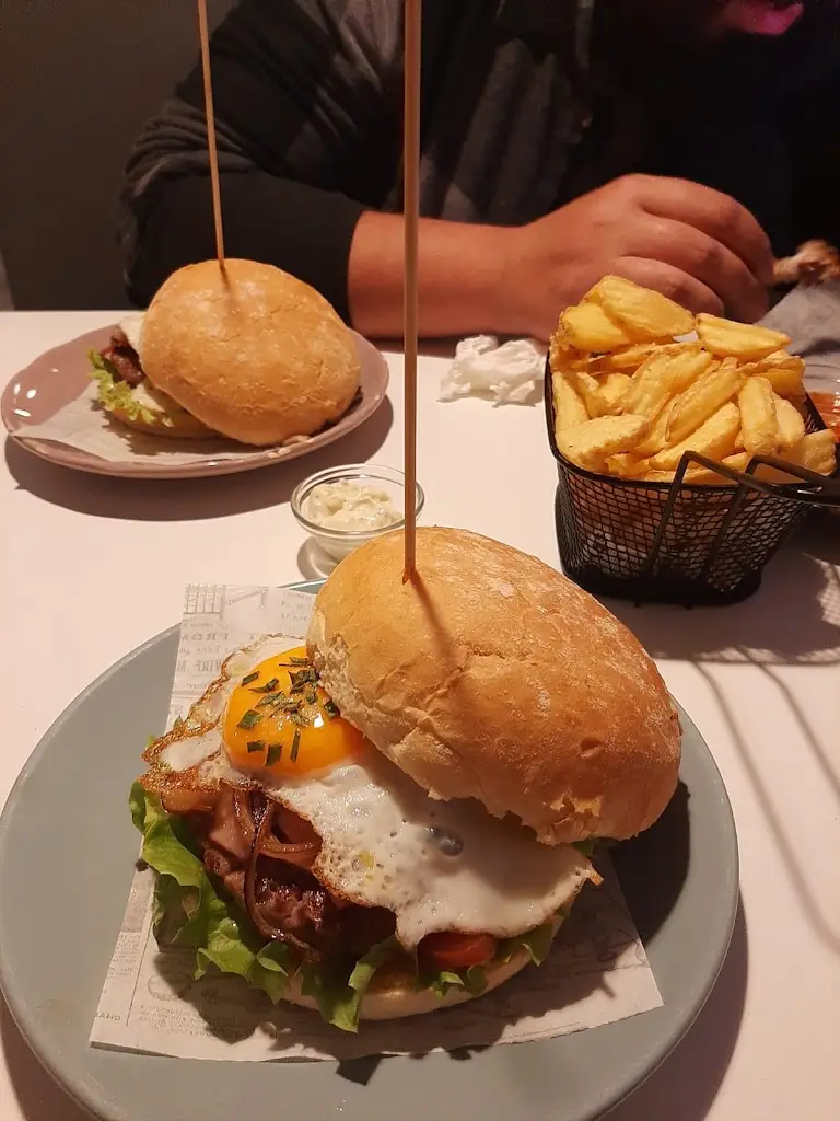 Philippe_Kbs._Castro Daire_review