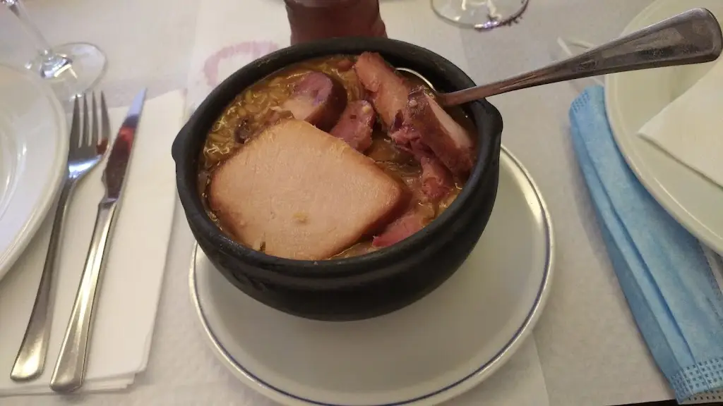 Mihail Stratan_Típico do Mezio_Castro Daire_recensione