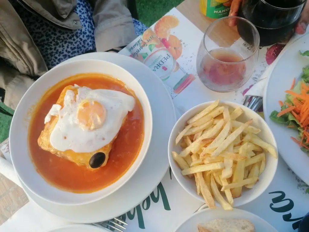 CARLOS MANUEL GOMES_Pátio Fidalgo_Sátão_reseña