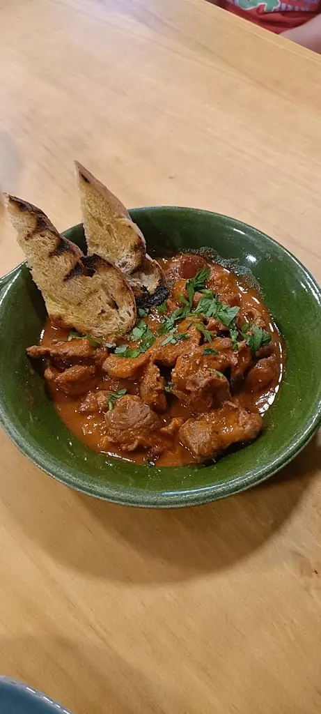 Carla Almeida_Tasquinha dos Cansados_Lamego_recensione